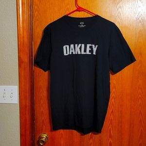 Mens oakley shirt size medium